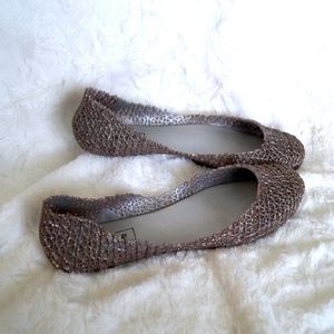 victoria adames flats